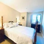 Amazing Location 2 Bedroom Minutes From Downtown
