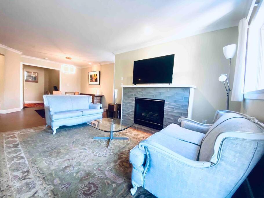 Apartment Amazing Location 2 Bedroom Minutes From Downtown Victoria