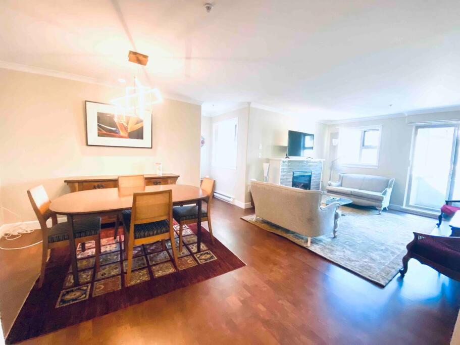 Amazing Location 2 Bedroom Minutes From Downtown *